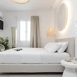 Golden Bird's 4* Naxos City