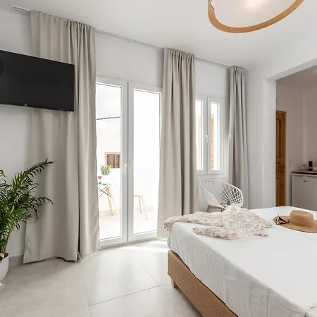 Golden Bird's Apartahotel