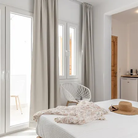 Golden Bird's Apartahotel Naxos City