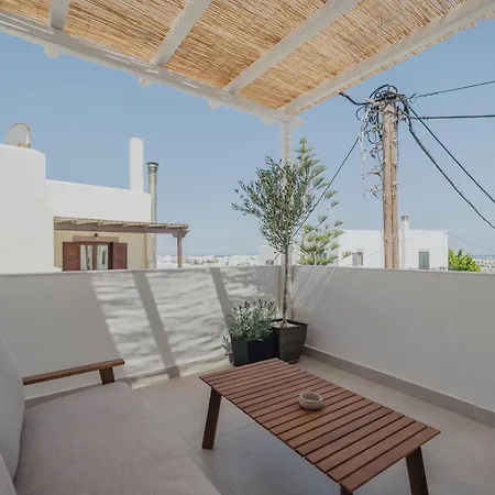 Golden Bird's Apartahotel Naxos City