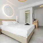Golden Bird's Aparthotel
