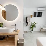 Golden Bird's Aparthotel