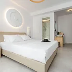 Golden Bird's Aparthotel