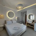 Golden Bird's 4* Naxos City