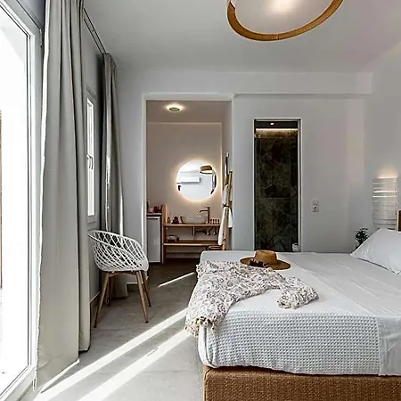 Golden Bird's 4* Naxos City