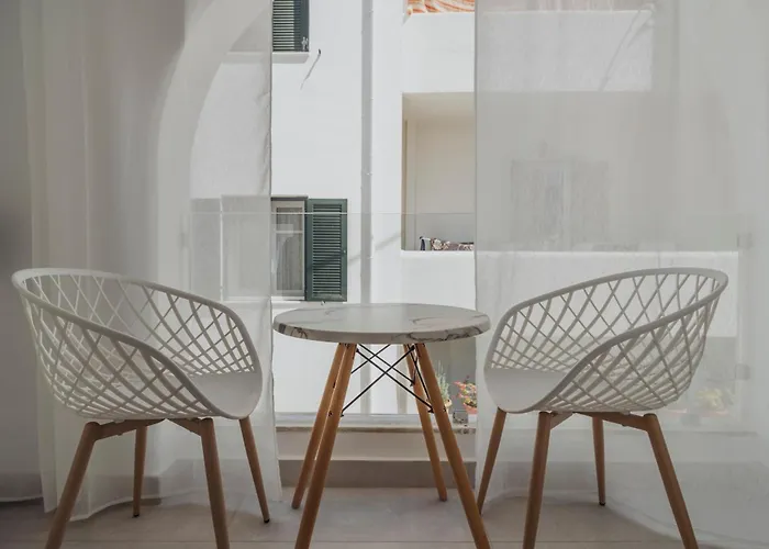 Golden Bird's 4* Naxos City